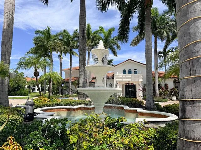 2 bed, 2.0 bath, 1266 sqft, $2,200 — Photo 3