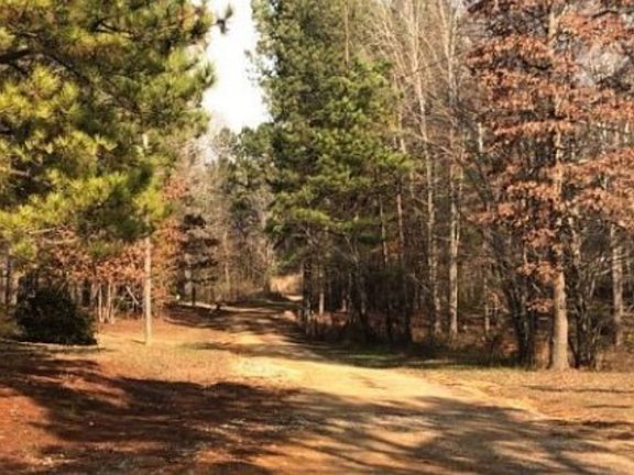 Exterior Neighborhood (street photo)