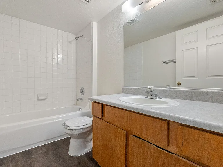2200 Benmore St #101 — Photo 15