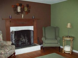 2 Pidgeon Dr, Wilbraham, MA 01095