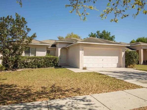 3030 Summer House Dr, Valrico, FL 33594