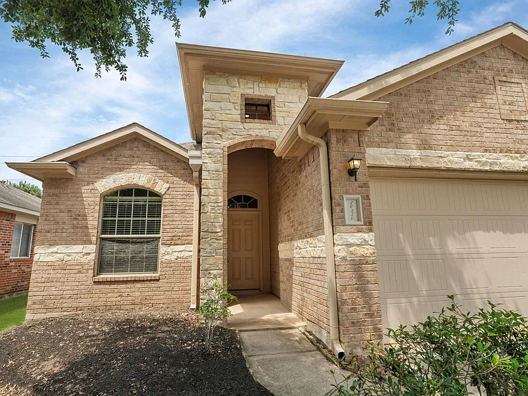 26350 Longview Creek Dr — Photo 3