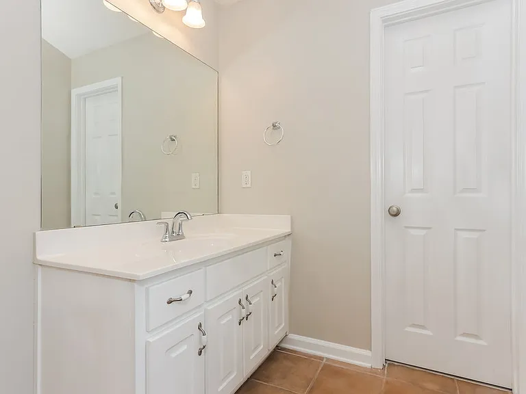 5000 Dockside Dr — Photo 11