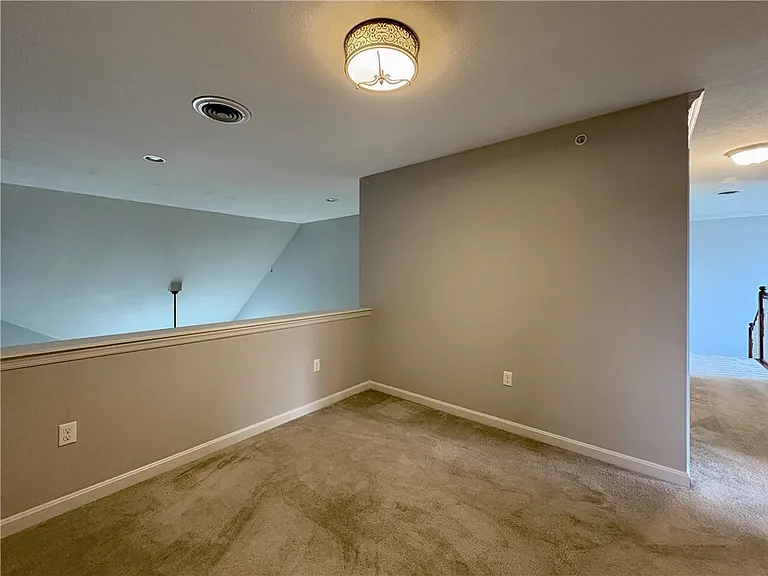 2046 Croghan Dr — Photo 21