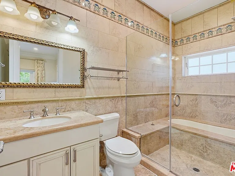 900 Chantilly Rd — Photo 29