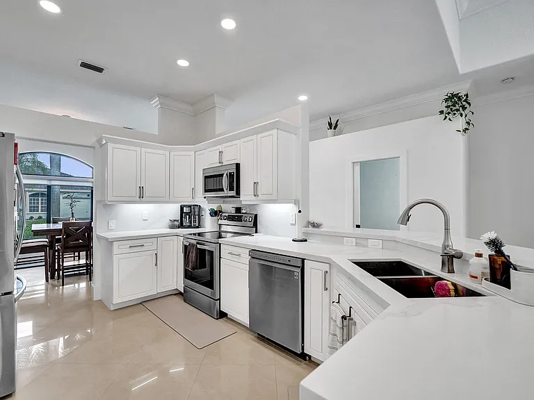 541 SW 178th Way N — Photo 15