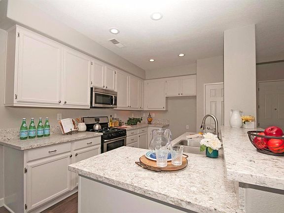 4th image of 14540 Yarrow Ct