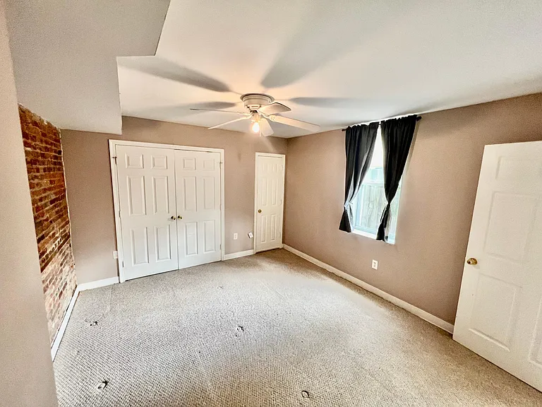 109 S Washington St — Photo 15