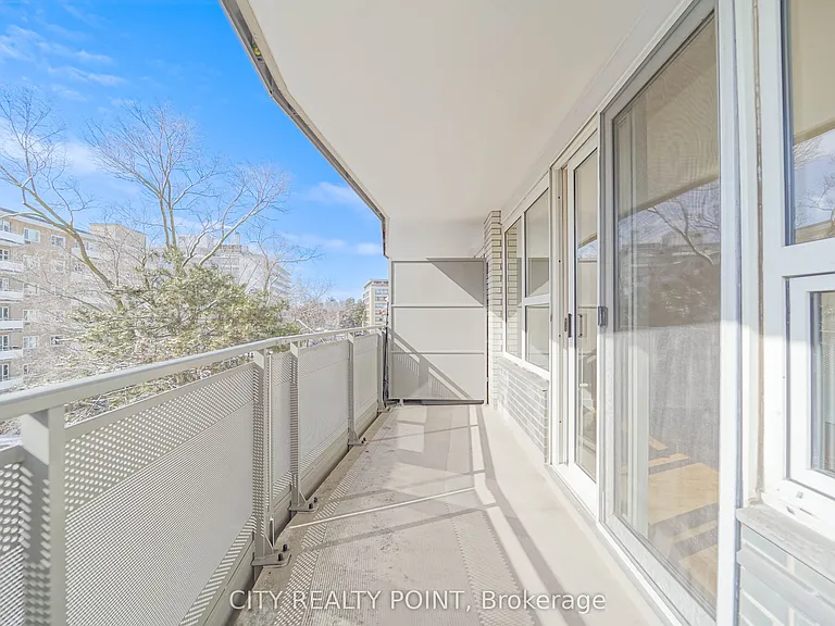 10 Shallmar Blvd #203 — Photo 10