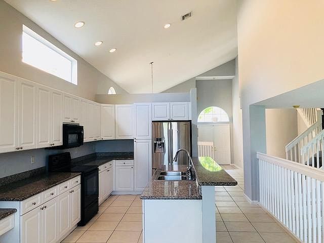 2nd image of 9081 Alexandra Cir #9081