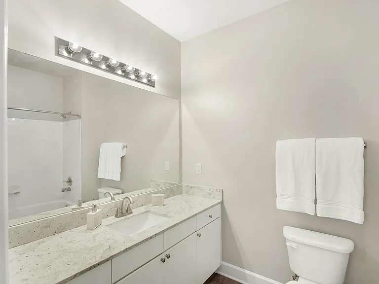 Highlands Apartment Homes — Photo 15