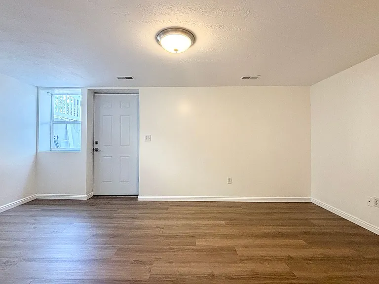 2028 E. Sunnyside Ave. — Photo 3