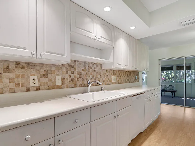 8574 SE Seagrape Way — Photo 17