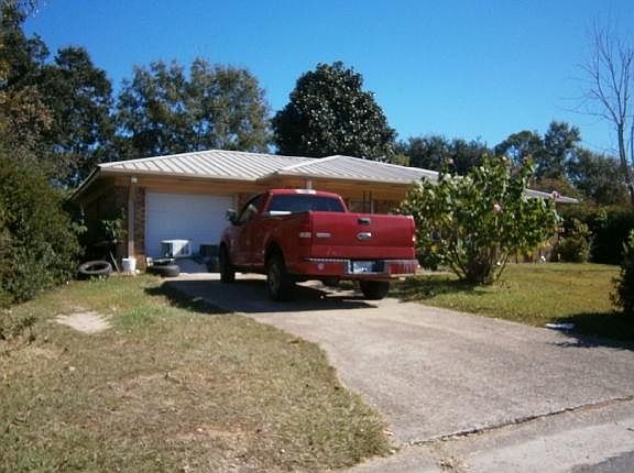 2nd image of 110 Clarence Dr