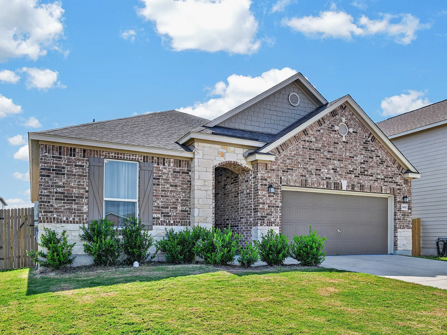 3 bed, 1678 sqft, $2,100 — Photo 3