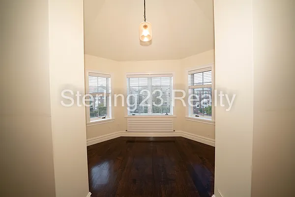 Rented by Sterling Realty Solution Inc | media 37