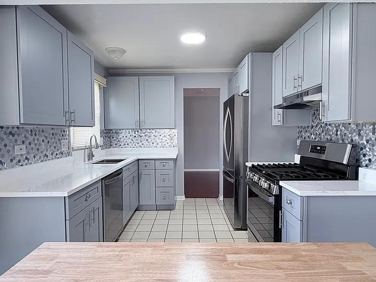 1312 Darlington Ct — Photo 4
