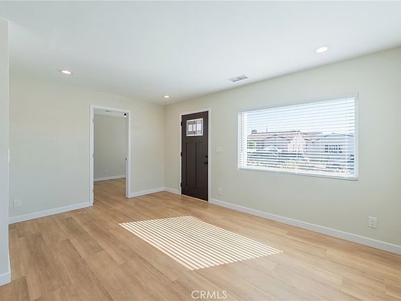 4th image of 709 Fraser Ave