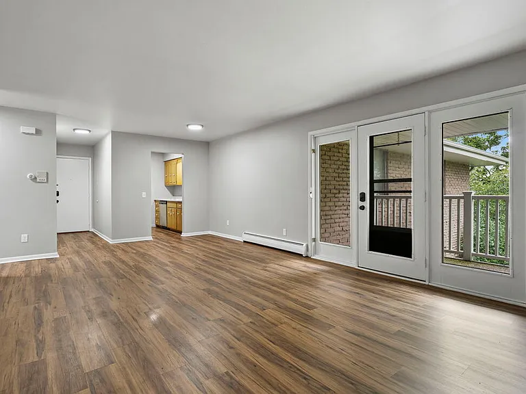 5006 Whitcomb Dr #8 — Photo 6