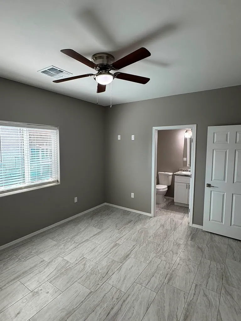 3 bed, 1079 sqft, $1,699 — Photo 3