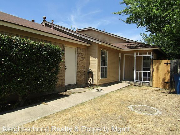 4th image of 2112-A Cedar Bend Dr