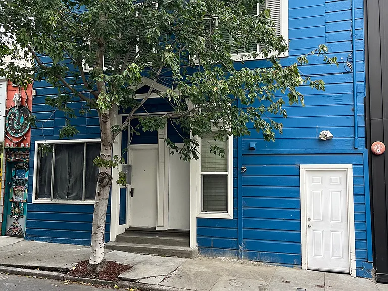 484 Linden St #B — Photo 2
