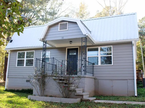 51 Cedar Cir, West Point, GA 31833