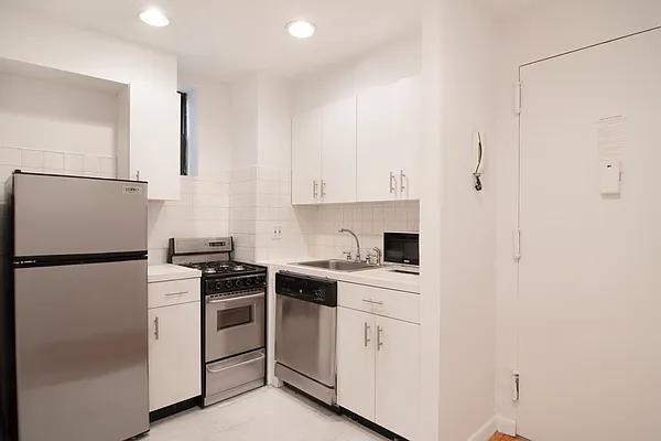 Rented by WAM Partners - William Moses Co. | media 43