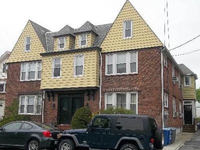 3910 214th Pl, Bayside, NY, 11361