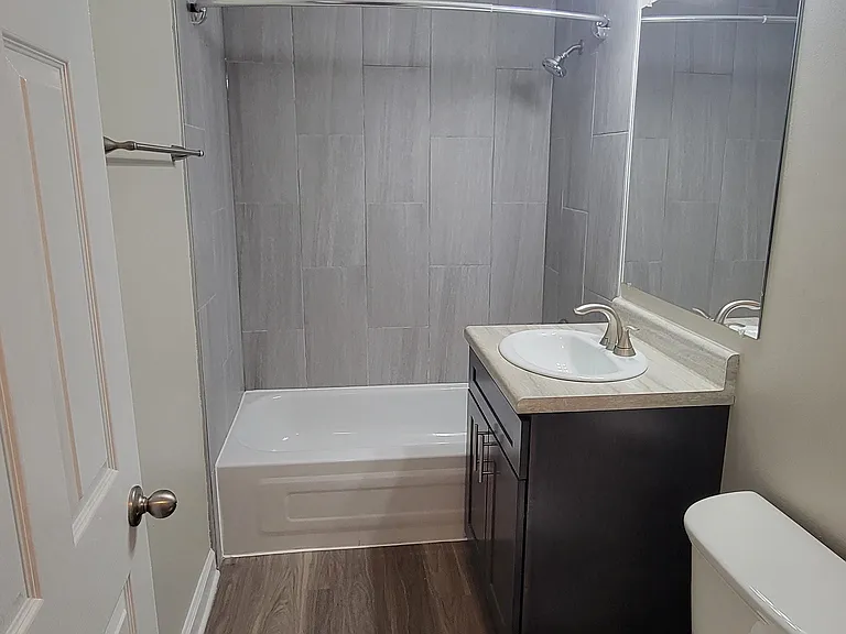 Lisle Station Apartments — Photo 102