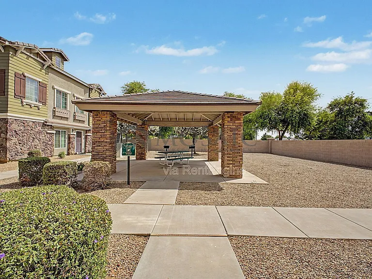 1384 S Sabino Dr — Photo 27