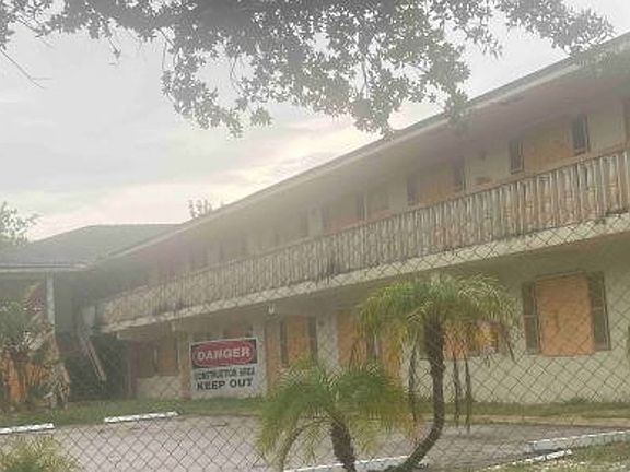 2nd image of 3990 Woodside Dr APT 13