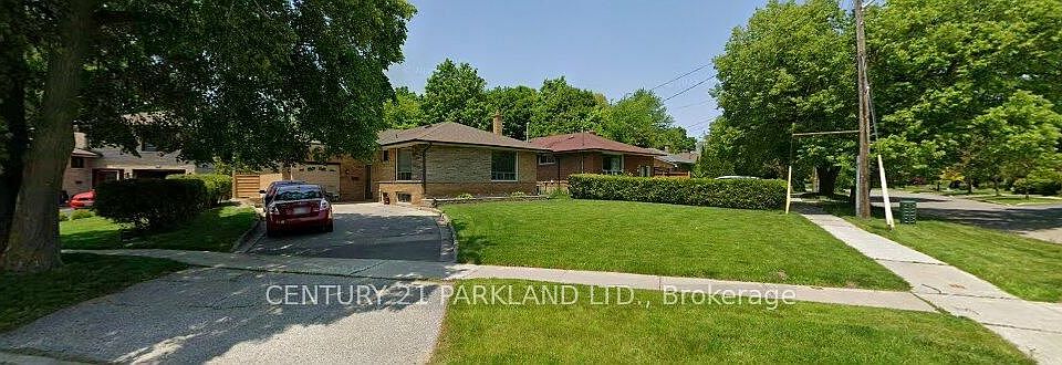 1st image of 22 Waterfield Dr