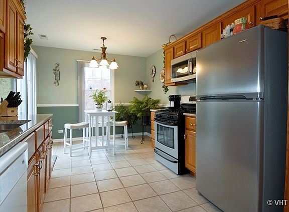 5th image of 43 Glencoe Ct APT 201-A