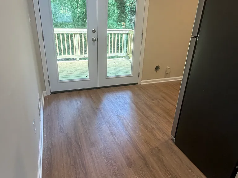 183 Vaughn Rd — Photo 6