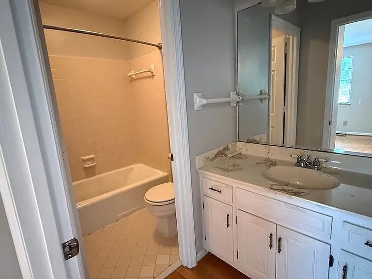 502 Brentwood Point — Photo 9