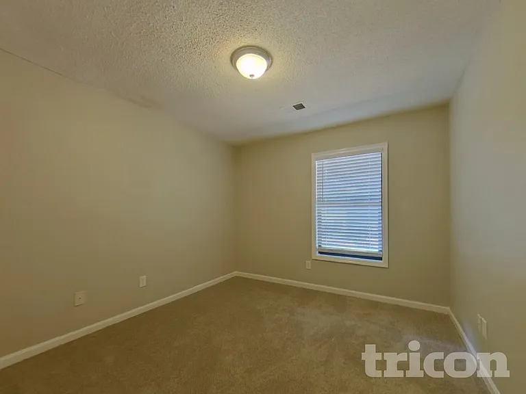 4486 Lindsey Dr — Photo 14