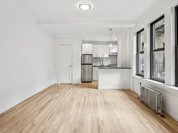 52 Clark Street image 1 of 8