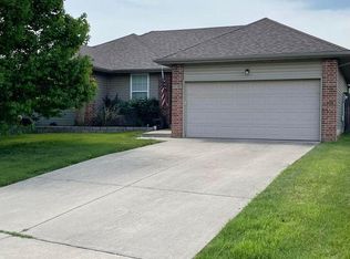 5459 W Bayberry Dr, Springfield, MO 65802