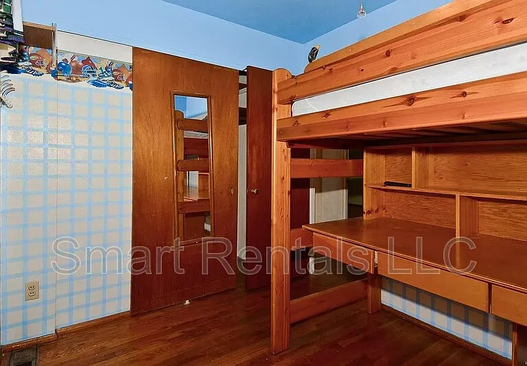 980 Manresa Ln — Photo 5
