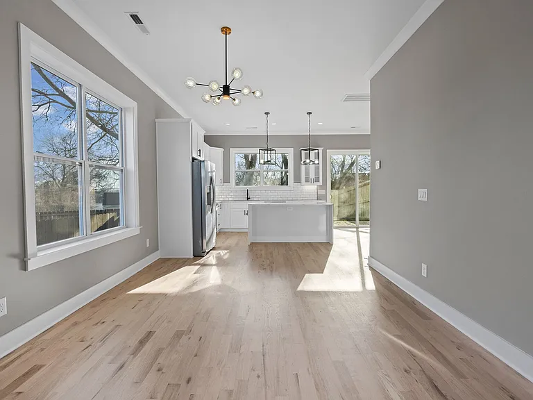 752B Croley Dr — Photo 8