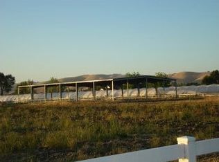 155 Comstock Rd, Hollister, CA 95023