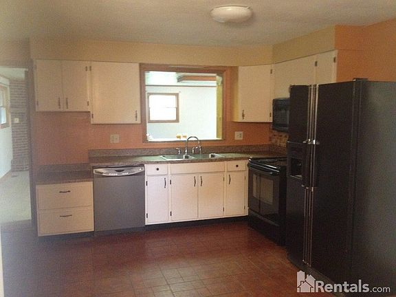 4th image of 729 Coleridge Ave