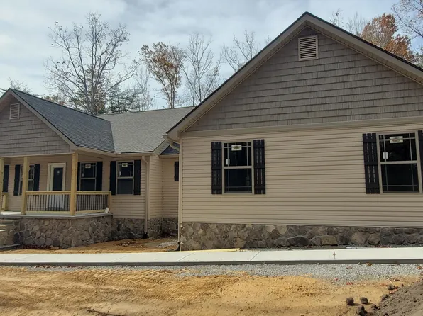 1668 E Overlook Rd, Monterey, TN 38574