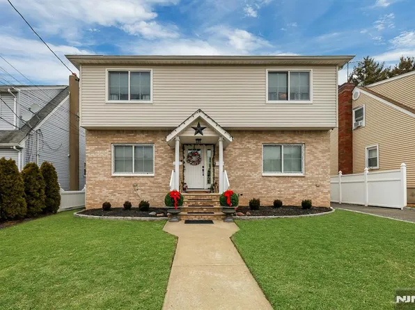 93 Richmond St, Lodi, NJ 07644