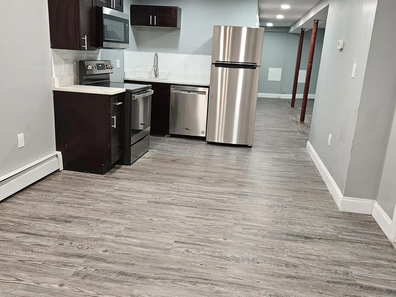 44 Glendale Street - B — Photo 1