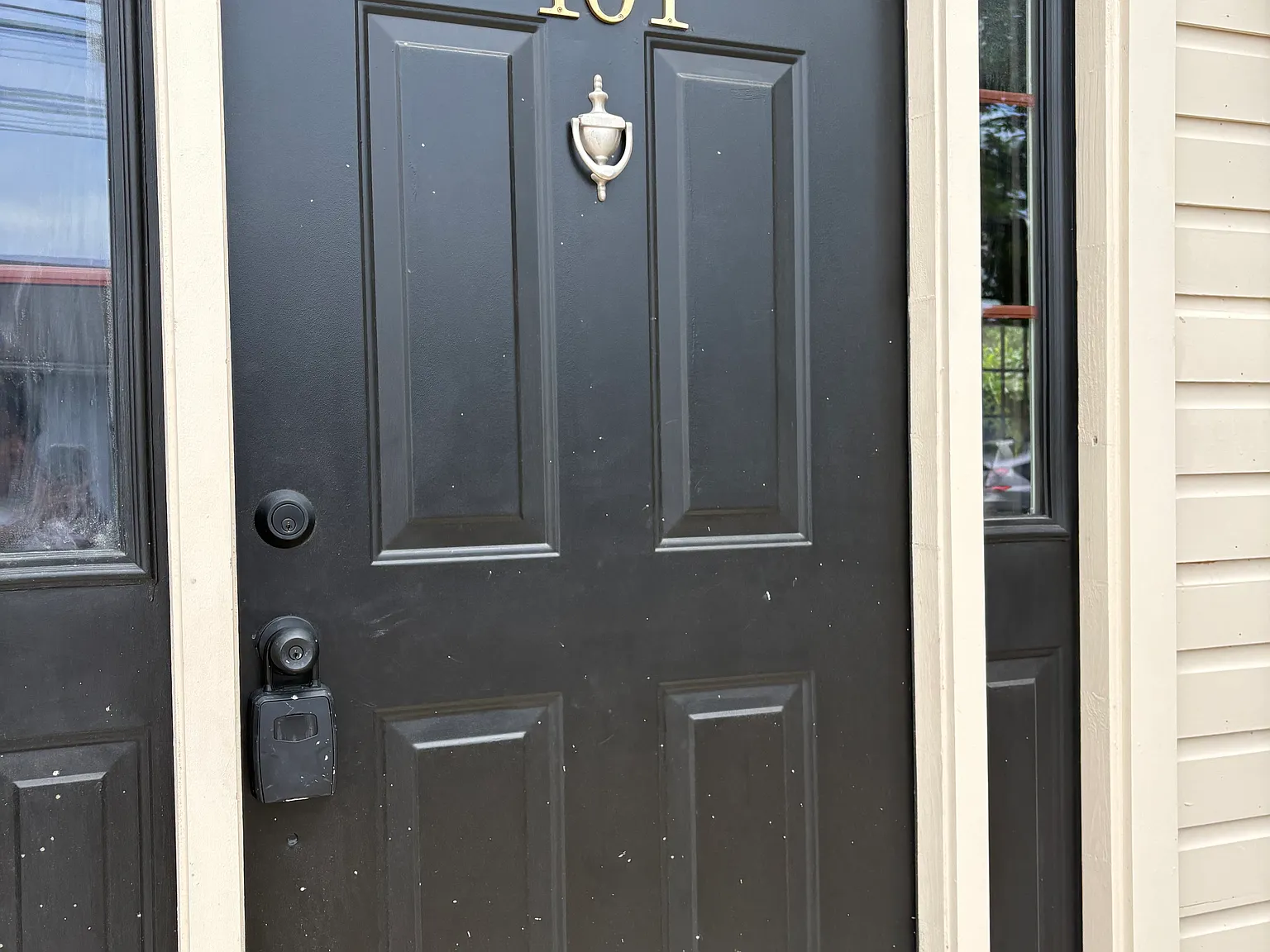 2 bed, 1300 sqft, $1,700 — Photo 2