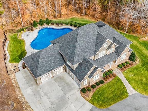 4th image of 1356 John Young Rd