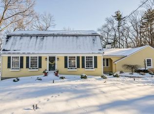 8 Knob Hill Rd, Chelmsford, MA 01824