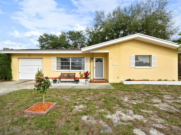 240 Regina Dr N, Largo, FL 33770